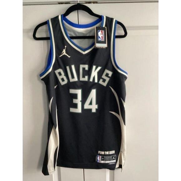 Jordan Milwaukee Bucks Statement Edition Swingman Jersey Size: Medium Color: Blk - Picture 10 of 12